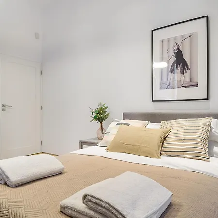 P&o Warecka Street Apartman Varsó