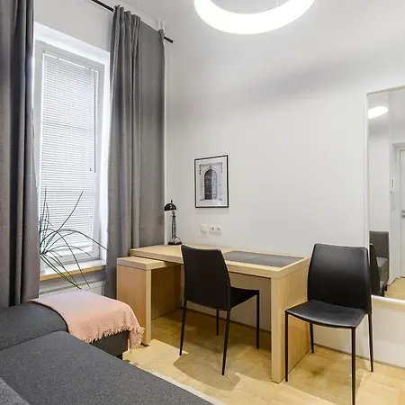 P&o Warecka Street * Varsó