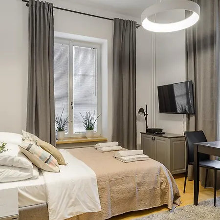 P&o Warecka Street Varsó