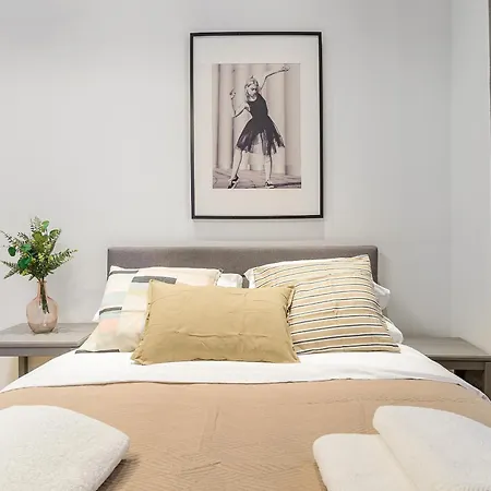 P&o Warecka Street * ワルシャワ