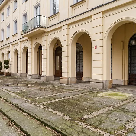 P&o Warecka Street * ワルシャワ